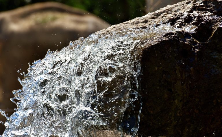 Water, flow, wet — Top Reasons to Choose a Viking Grill for Your Outdoor Kitchen